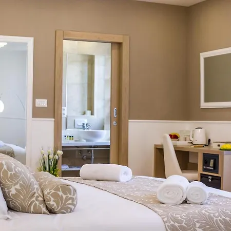 Peninsula Luxury
