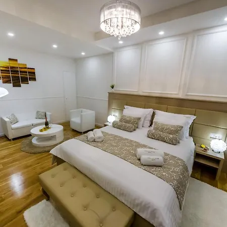 Peninsula Luxury Lejlighed *