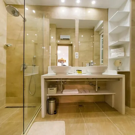 Peninsula Luxury Apartamento