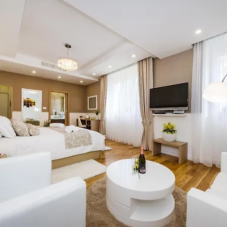 Apartment Peninsula Luxury